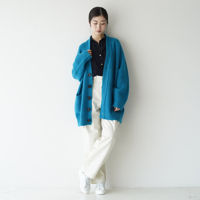 モデル:166cm / 47kg
color : navy(col.77) / size : XXS(フリーサイズ)