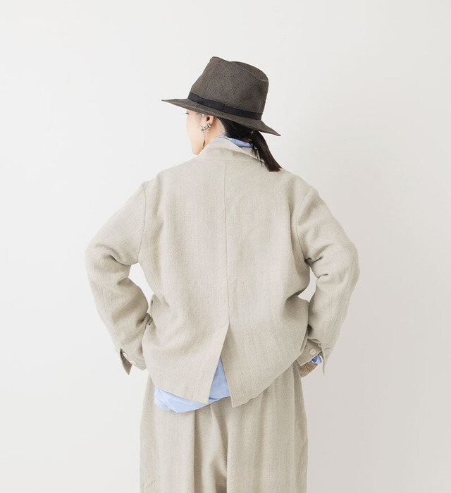 color : KINARI , model : 162cm