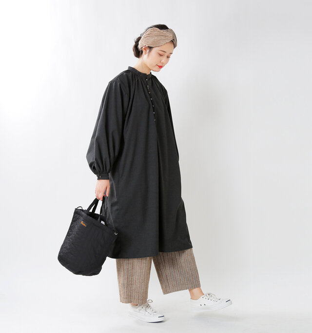 model kanae:167cm / 48kg
color : beige×beige / size : one