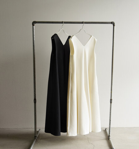 COGTHEBIGSMOKE|リンクルジャージー Vネック フレア ジャンプスーツ “HANNA JUMPSUIT” 12702-212-814-1-ms