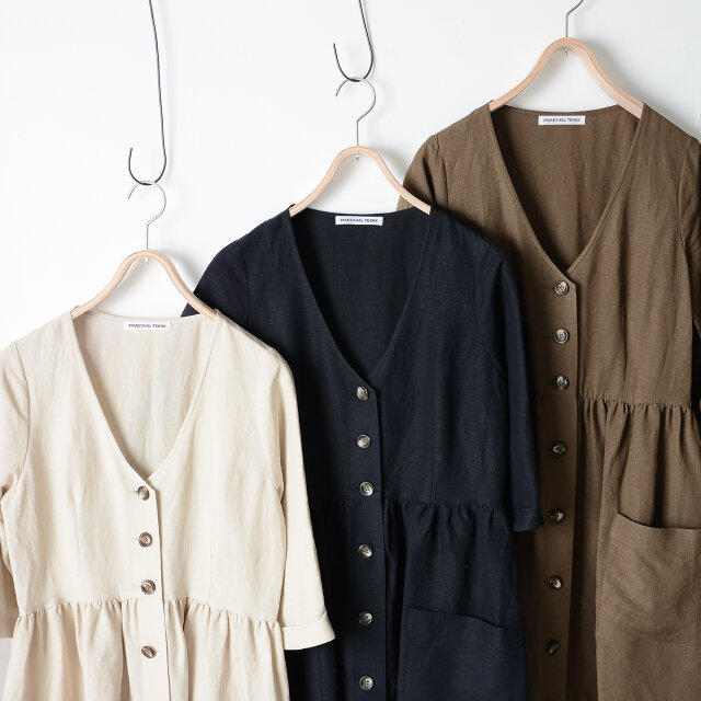 画像左から「sand beige」「navy」「brown」。
カジュアルからシックなスタイルにも使える、落ち着いたカラーリングです。