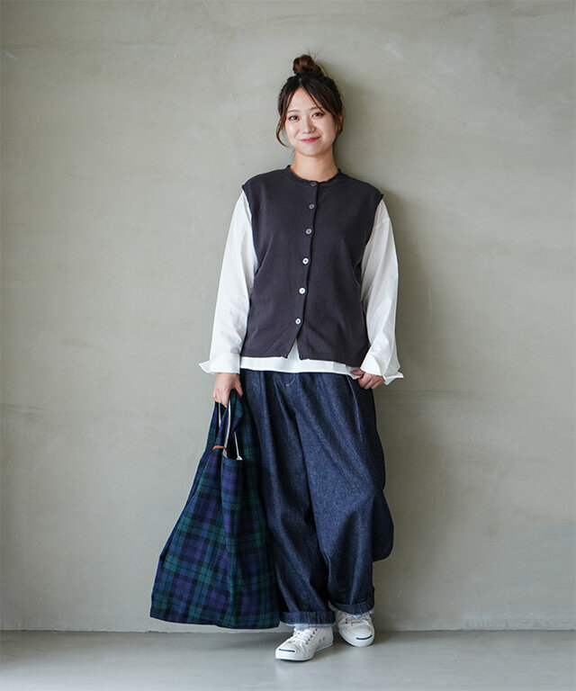 着用カラー:90 チャコール/オフ 着用サイズ:f