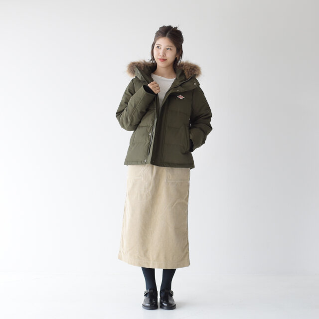 モデル:157cm / 47kg
color : olive / size : 36(レディースM))