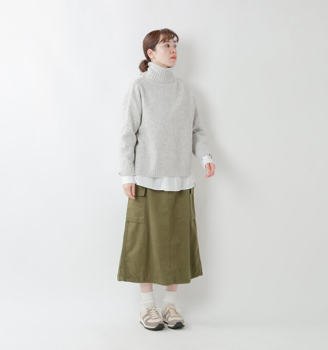 model saku：163cm / 43kg 
color : light gray / size : F