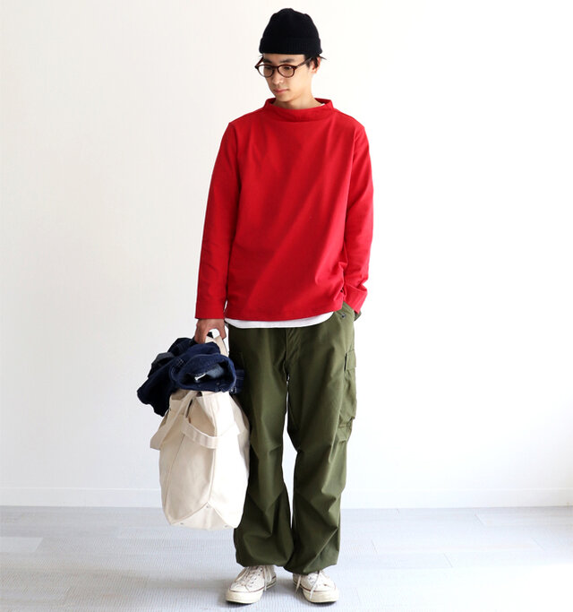 レッド / 4 着用、モデル身長:180cm、体重:60kg