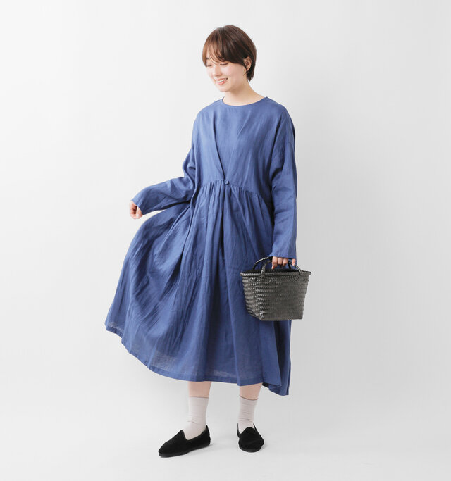 model asuka：160cm / 48kg 
color : blue / size : 38